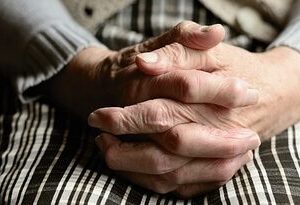 Can Someone with Dementia Live Alone?